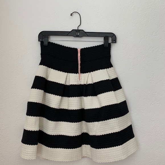 ANTHROPOLOGIE striped skirt - Picture 2 of 3